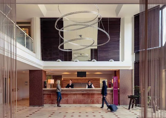 Mercure 4* Κόμπλεντς